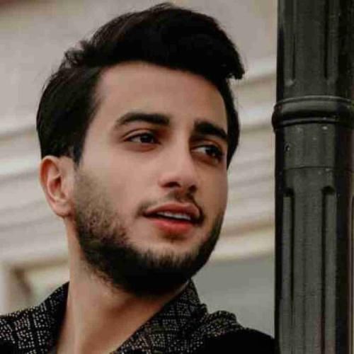 علیرضا باباجانی منم عاشق ته هستمه