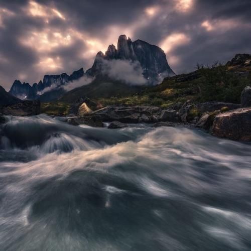 واسه من چراغ میاری وسط چشام میذاری