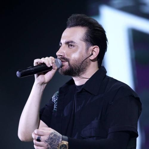 سامان جلیلی اسمم رو سینش بود ولی یادش نمیوفتم