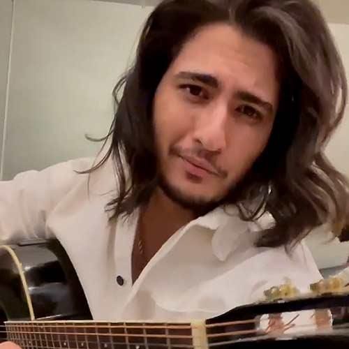 دانلود آهنگ توی چشمای فریبنده ی تو من یه زندونی که از نیواد