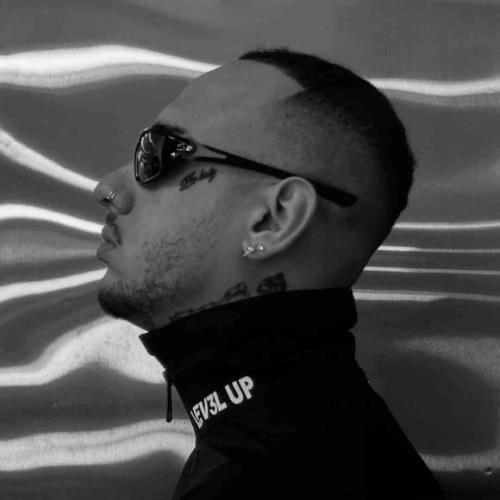 شایان یو هربار که تو رفتی از پیشم چهار ستون این خونه میلرزید