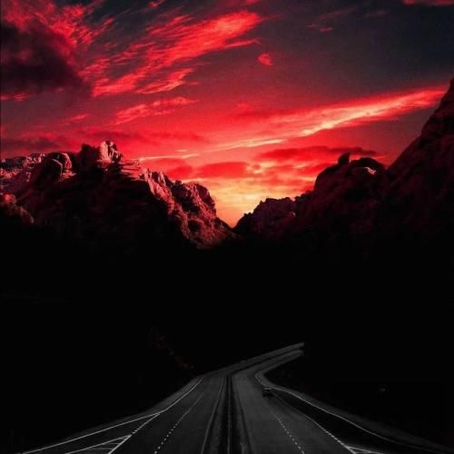 سیست شبی دایره ای که دو سه تا گوشه داره